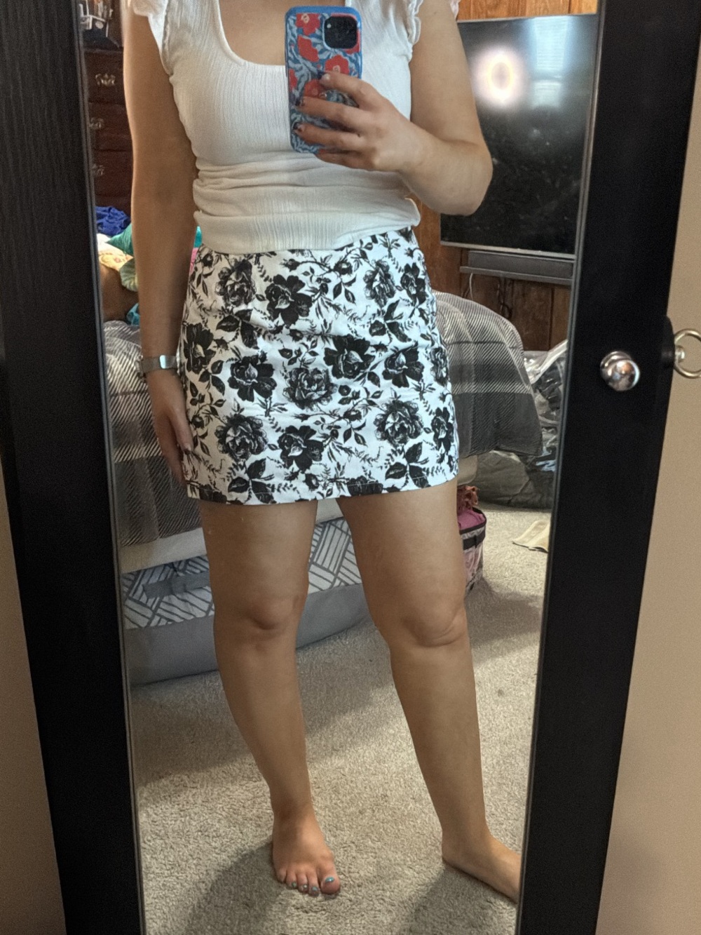 NWOT Pink lily black and white floral skort